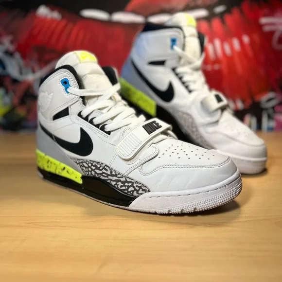 *SOLD* NIKE || AIR JORDAN LEGACY 312 “BILLY HOYLE” || VOLT || SZ 12 - Picture 3 of 5